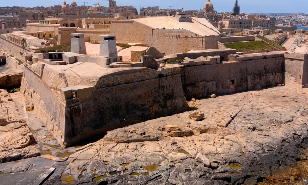 Guardians of the Night: The Carafa Enceinte Tour